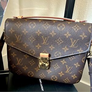 Louis Vuitton Pochette Metis
